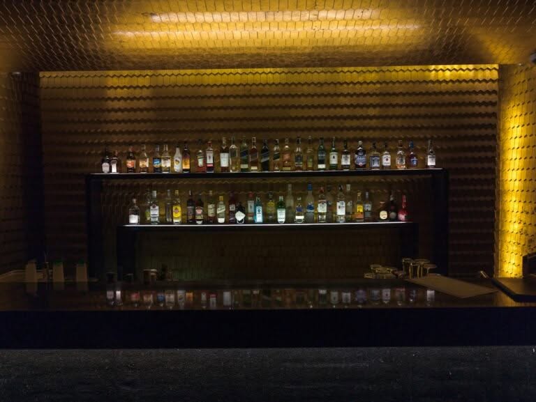 Exploring the Best Fremont East Bars